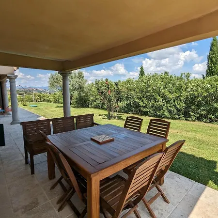 Olivera Villa