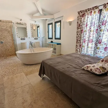 Olivera Villa