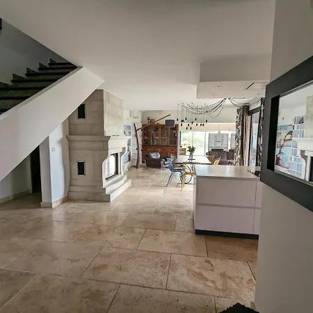 Olivera Villa *
