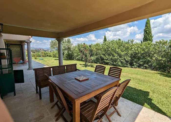 Olivera Villa