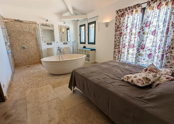 Olivera Villa