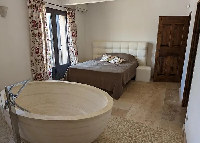 Olivera Villa