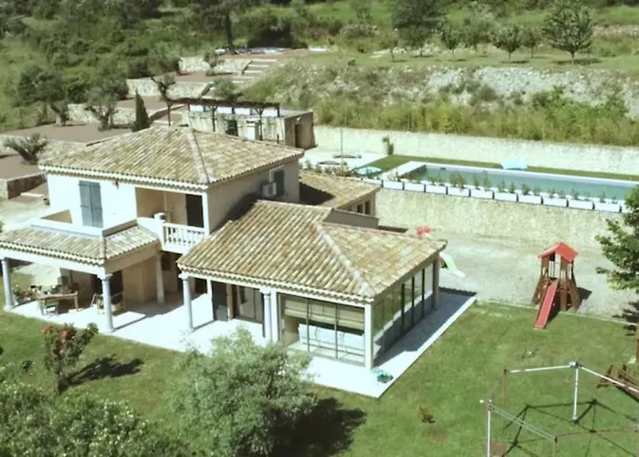 Olivera Villa *