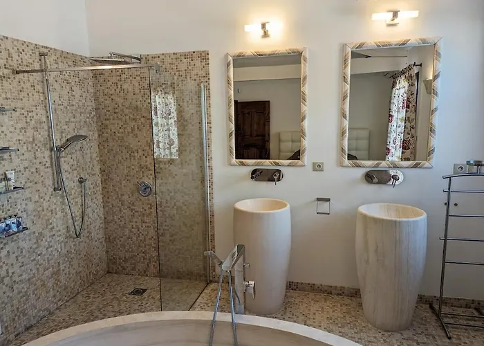 Olivera Villa